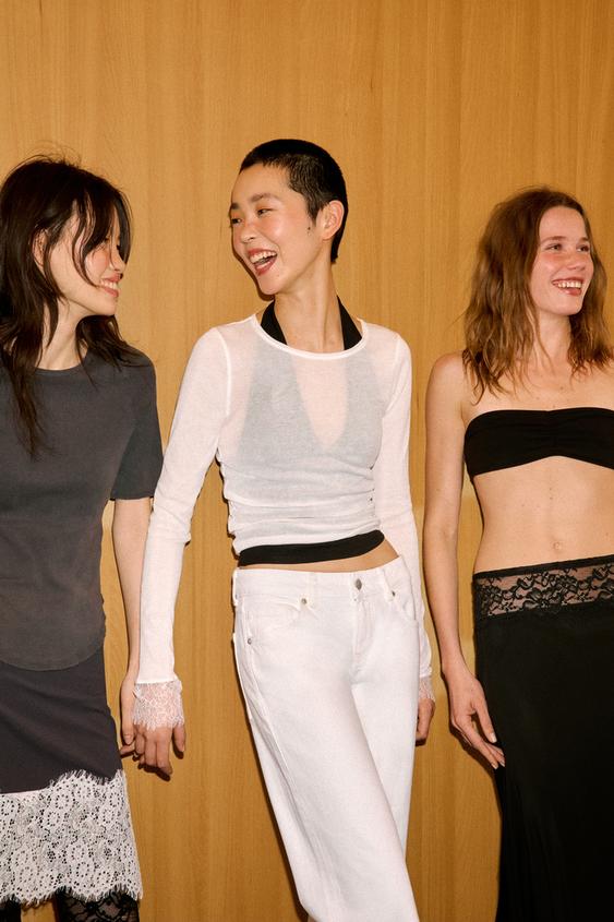 DANTEL MANŞETLİ YARI TRANSPARAN TOP