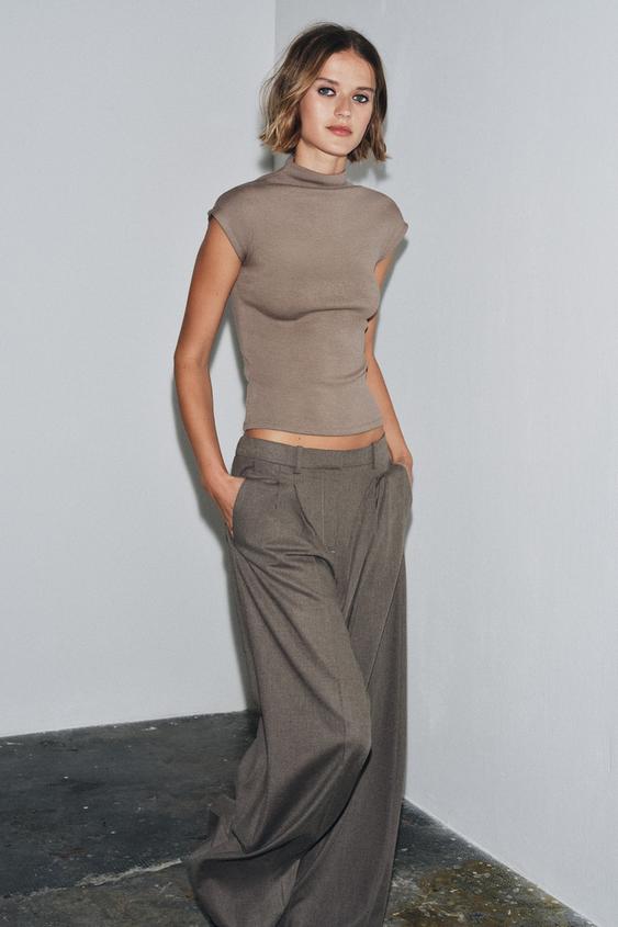 KAHVERENGİ YÜKSEK YAKA TOP