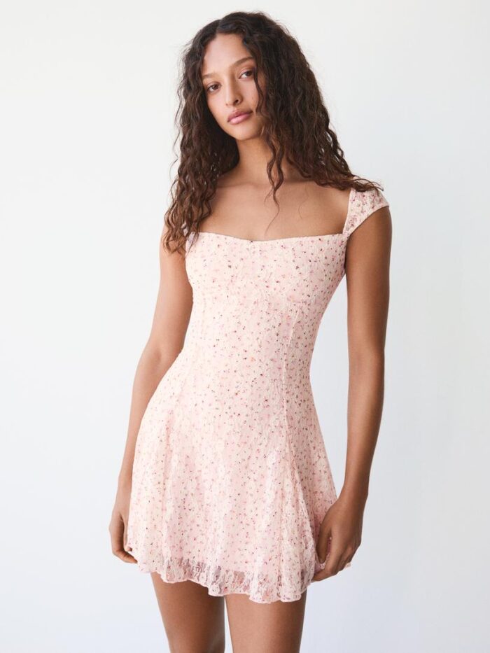 MİNİ DANTEL BASKILI ELBİSE