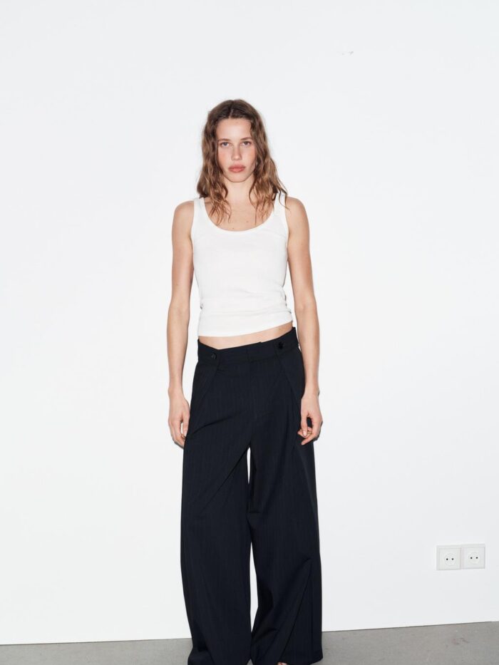 PİLİLİ İNCE ÇİZGİLİ PANTOLON