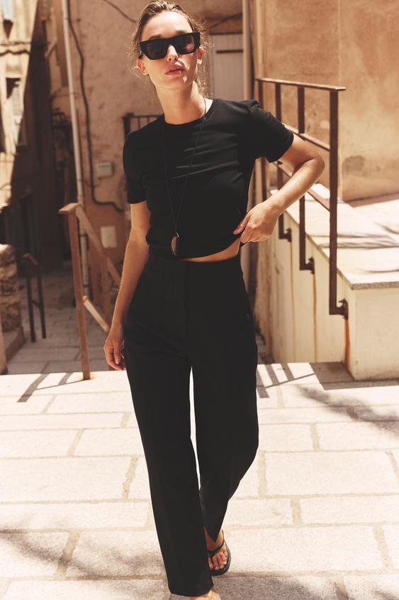 SİYAH KISA KOLLU CROP T-SHIRT