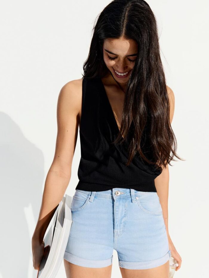 AÇIK MAVİ DENİM PAÇASI KATLAMALI ŞORT