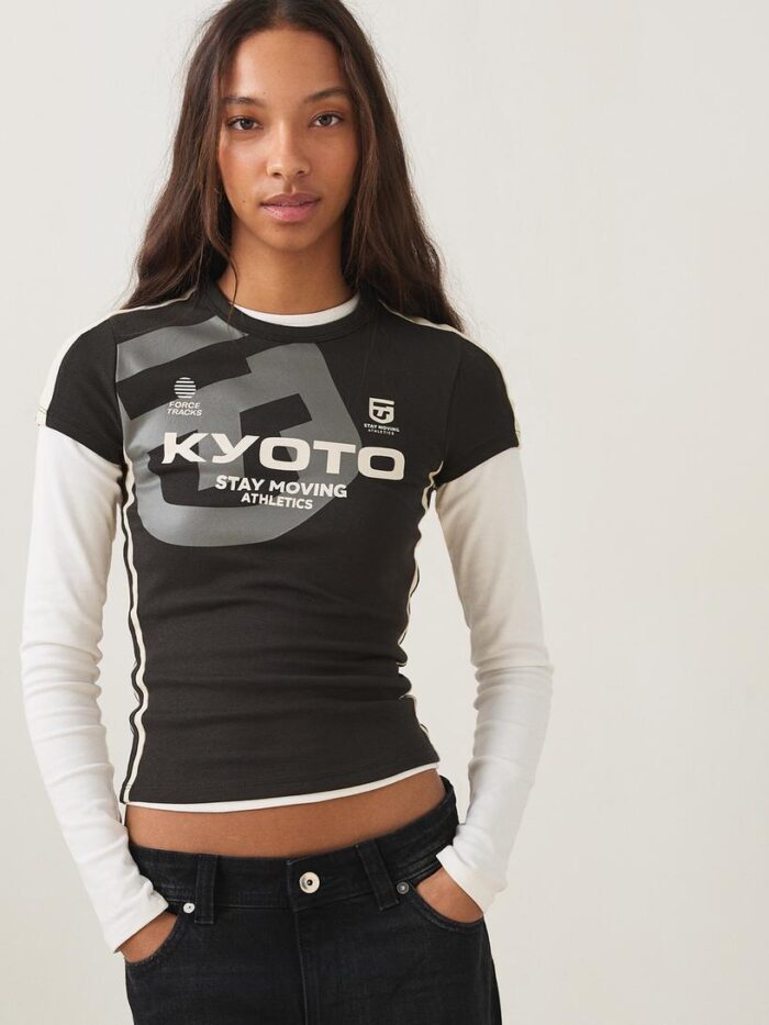 KOYU GRİ KISA KOLLU SPOR BASKILI TİŞÖRT