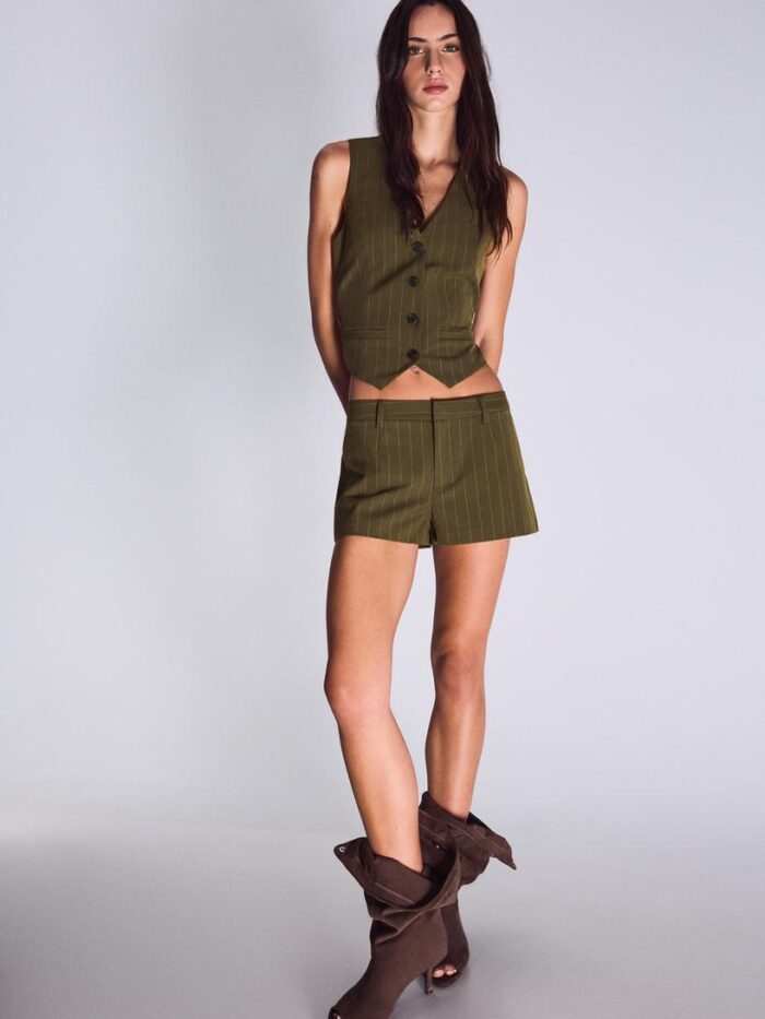 ARKASI TOKALI ÇİZGİLİ YELEK