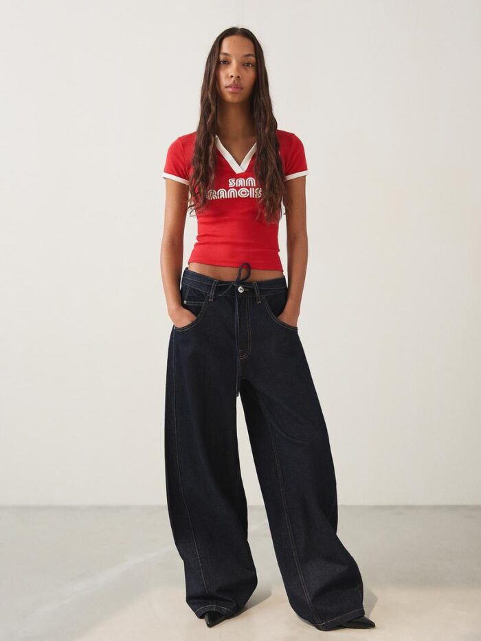 KIRMIZI RENK KISA KOLLU POLO YAKA BASKILI TİŞÖRT