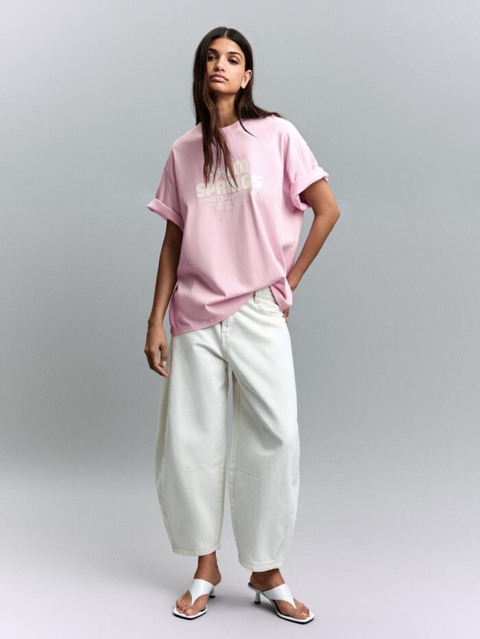 PEMBE RENK KISA KOLLU BASKILI TİŞÖRT