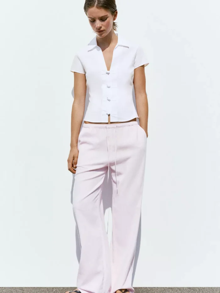 VÜCUDA OTURAN KISA KOLLU GÖMLEK