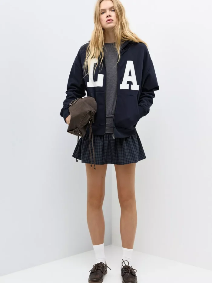 GRAFİK FERMUARLI KAPÜŞONLU SWEATSHİRT