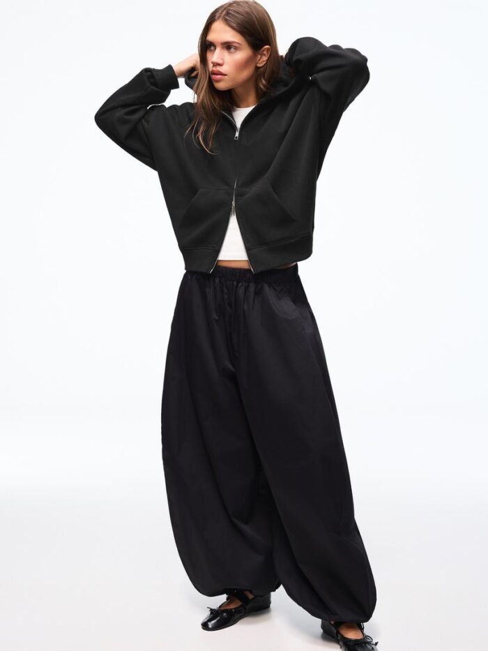 SİYAH RENK KAPÜŞONLU OVERSİZE FERMUARLI SWEATSHIRT
