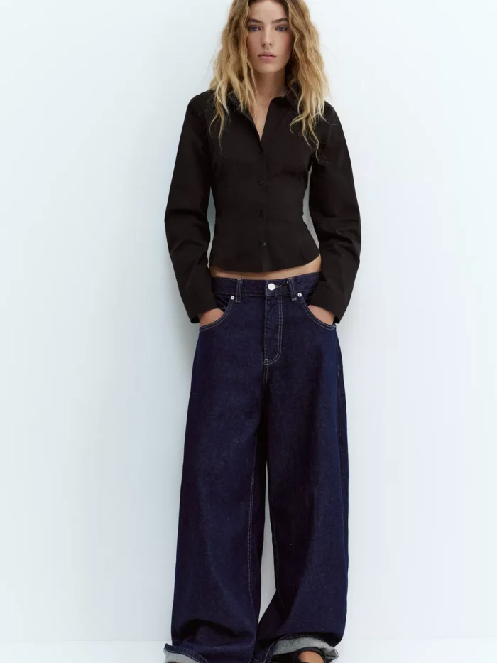 SİYAH RENK POPLİN YIRTMAÇLI DAR KESİM GÖMLEK