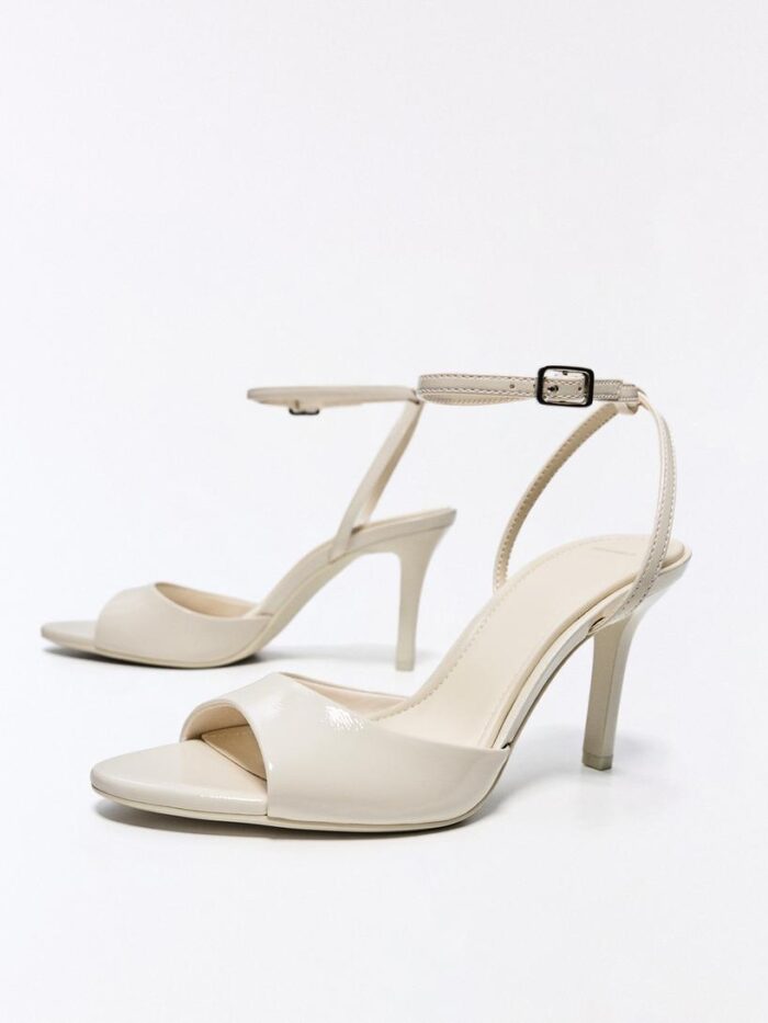 BİLEKLİ TOPUKLU SANDALET