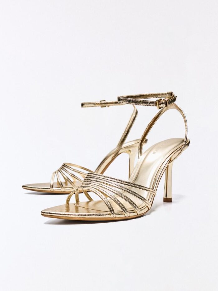 ÇOK BANTLI TOPUKLU SANDALET