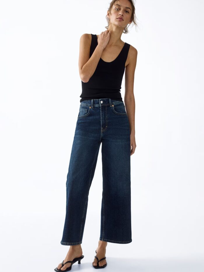 WIDE HIGH WAIST ANKLE JEANS