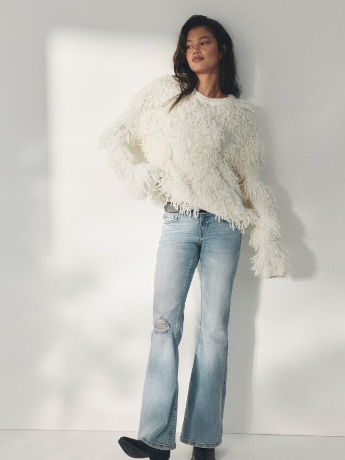 FLARED LOW WAIST JEANS